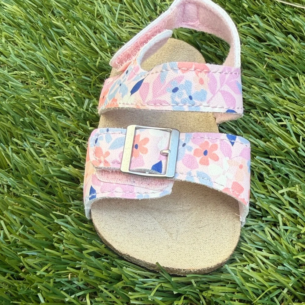 NWT Carter's Pink Floral Buckle Sandals for infant 0-3 months